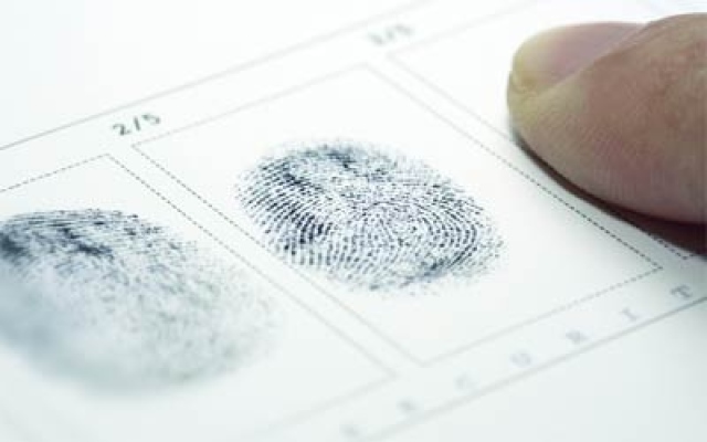 حلمت اني ابصم على ورقة