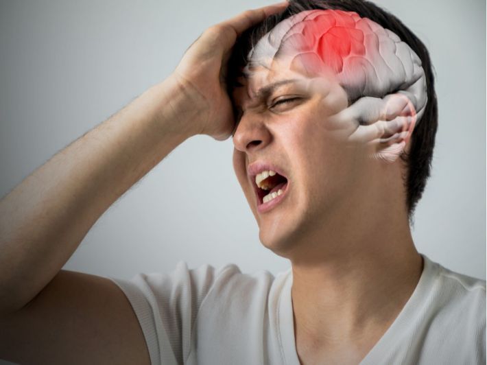 الم في الجهة اليسرى من الرأس