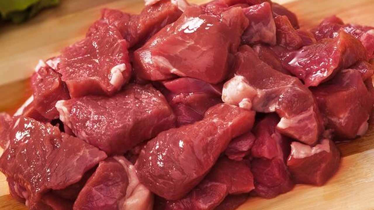 تفسير رؤية أخذ اللحم النيء في المنام