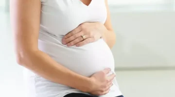 لماذا الشهر الثامن خمس أسابيع