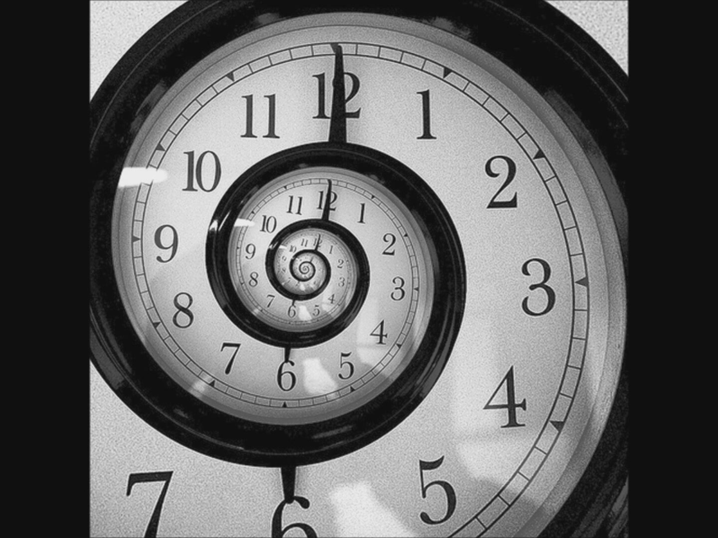 لفظ يقصد به الزمن الماضي شديد القدم مكونة من 4 حروف