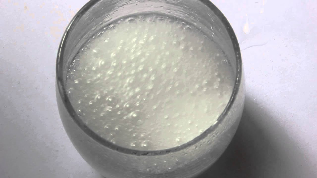 شرب بيكربونات الصوديوم مع الليمون