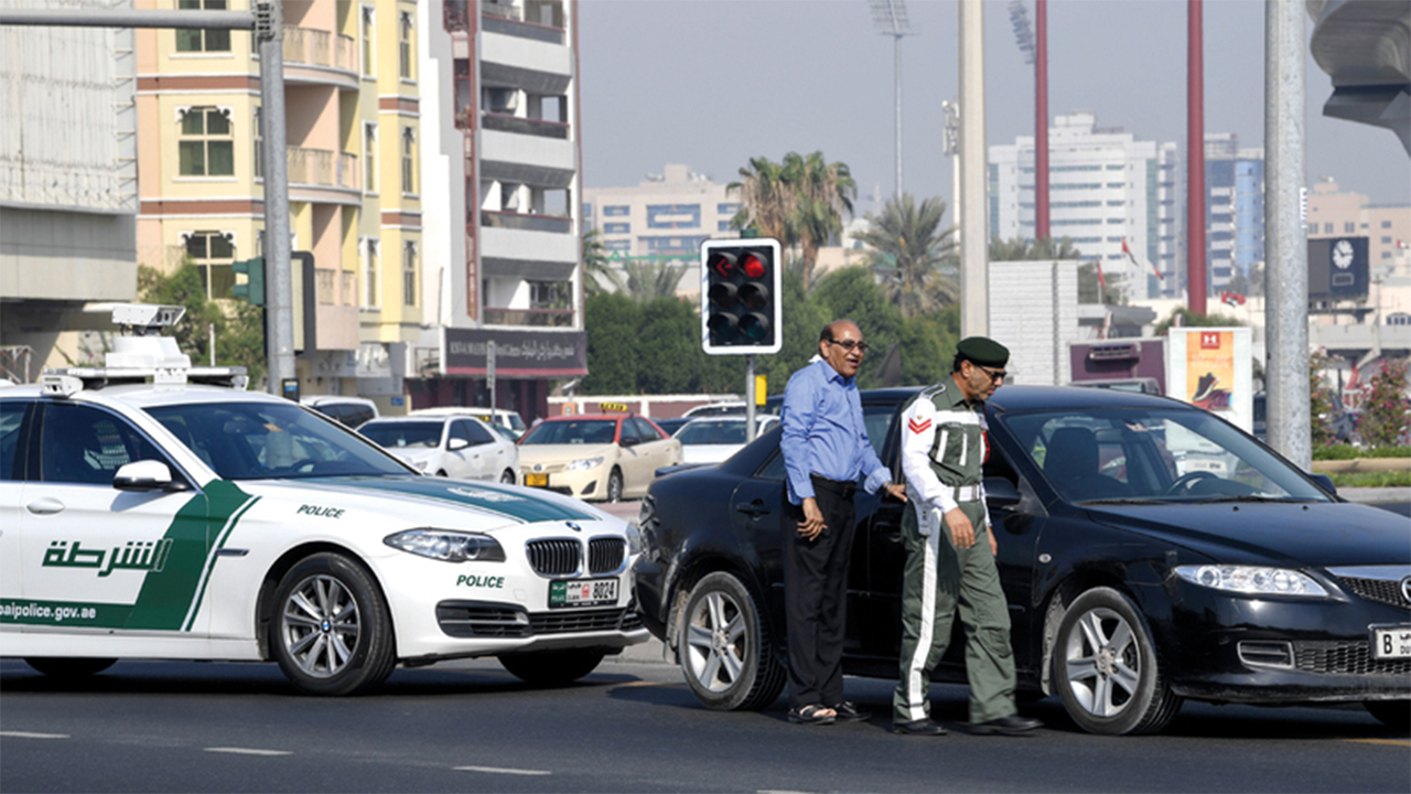 بكم مخالفة الخروج عن المسار 1446؟