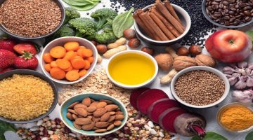 الأطعمة التي تزيد حمض اليوريك وتقلله