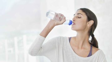 تجربتي مع شرب الماء لحب الشباب