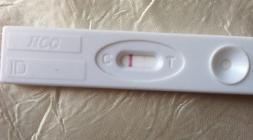 هل يمكن أن يكون اختبار الحمل إيجابي ولا يوجد حمل