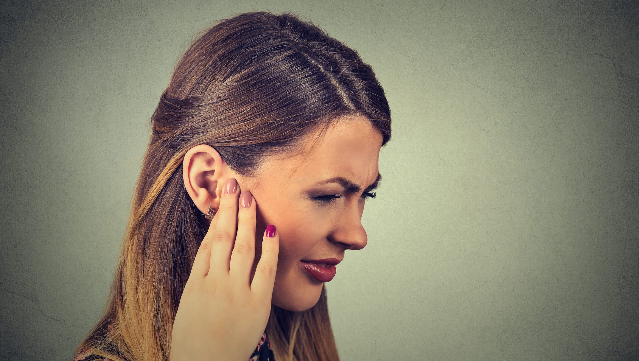 ما هي أعراض التهاب الأذن الوسطى