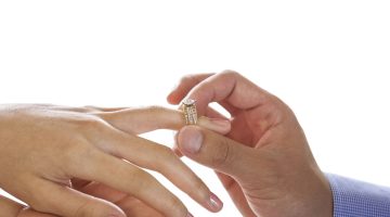 كيف أعرف أن زوجي يخونني بأكثر من طريقة