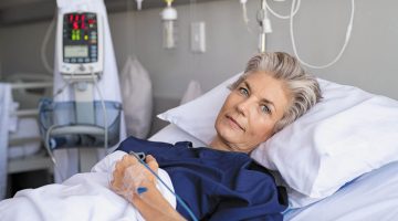 تفسير رؤية الميت مريض في المستشفى