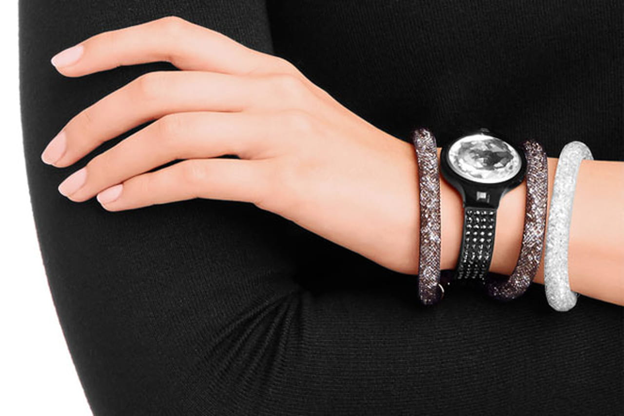 هل سواروفسكي يتغير لونه