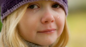 كيفية تقوية شخصية الطفل الحساس