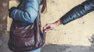 تفسير حلم سرقة الحلق في المنام