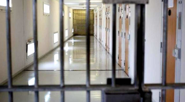 تفسير حلم دخول السجن مع صديق