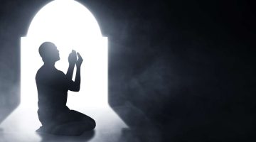 الفرق بين الاعتكاف والعكوف