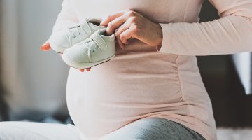 ألم أسفل الظهر بعد العلاقة الزوجية من علامات الحمل