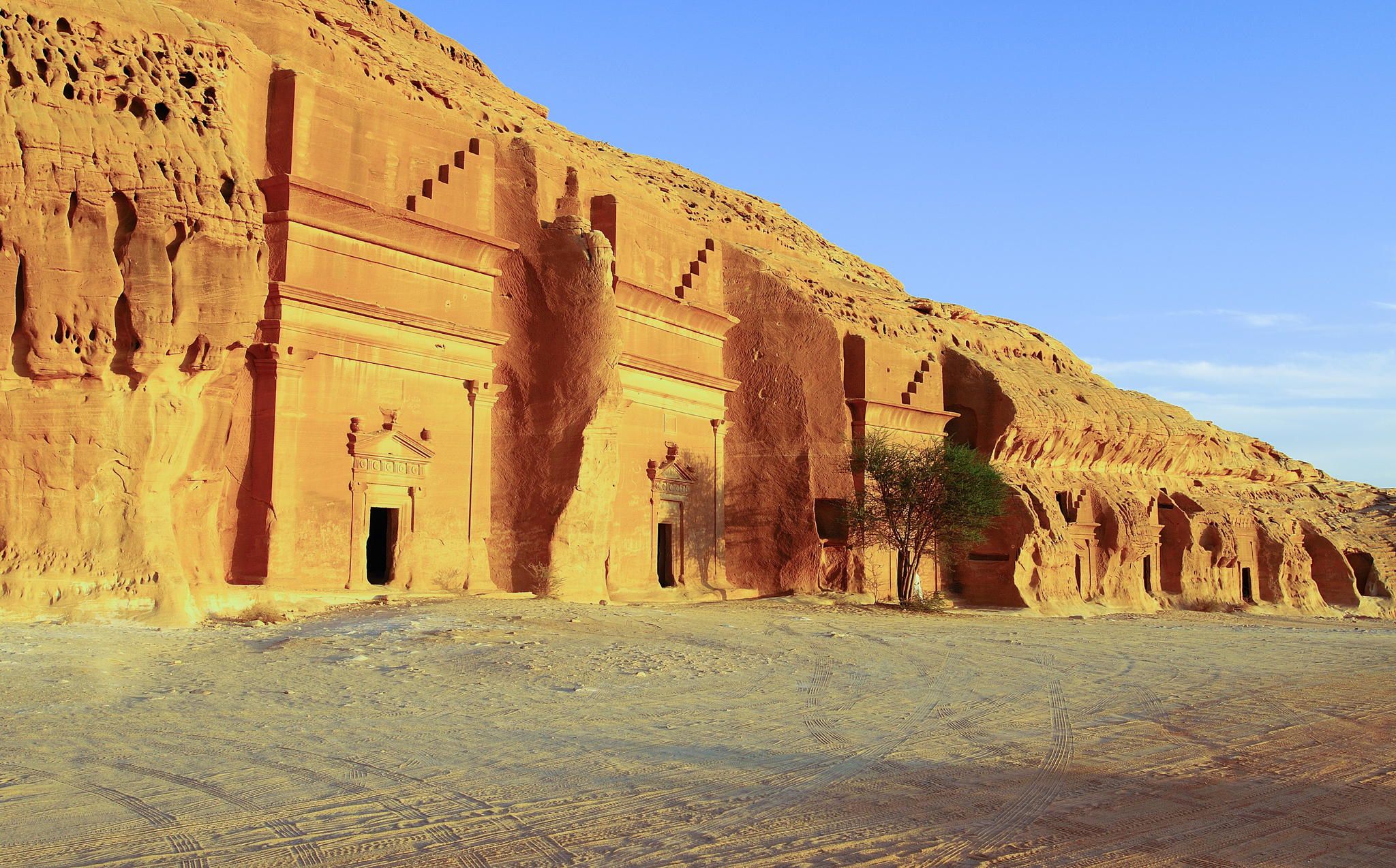 رسوم دخول مدائن صالح