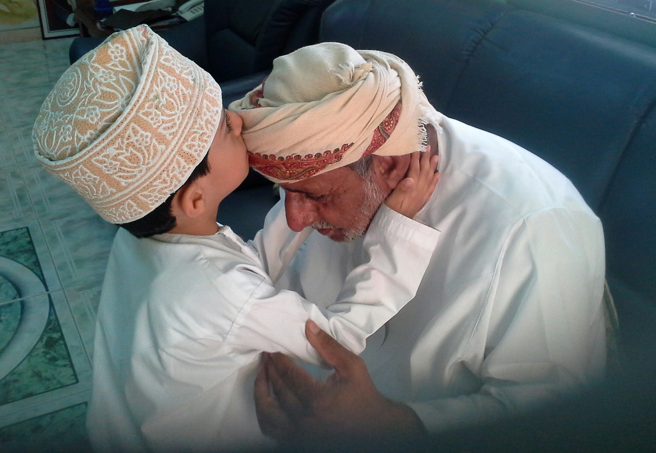 بحث عن بر الوالدين مع المقدمة والخاتمة