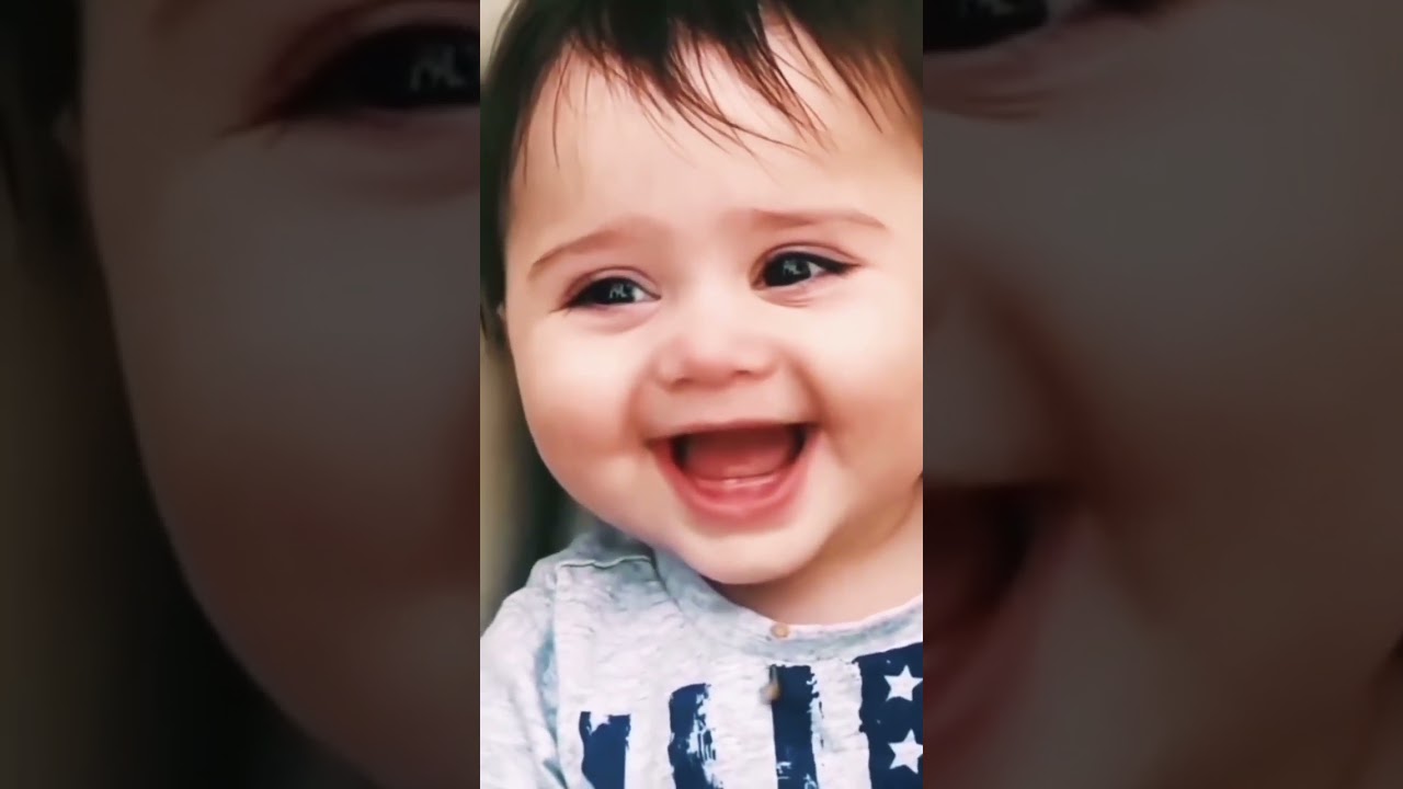 طفلي عمره ٣ شهور يمص يده